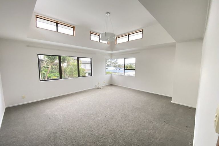Photo of property in 23a Korotaha Terrace, Rothesay Bay, Auckland, 0630