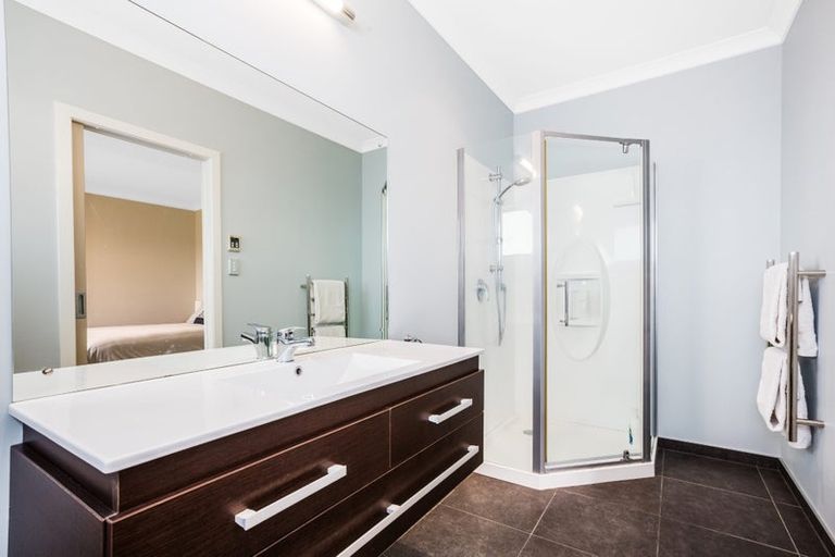 Photo of property in 102 Te Puia Drive, Aotea, Porirua, 5024