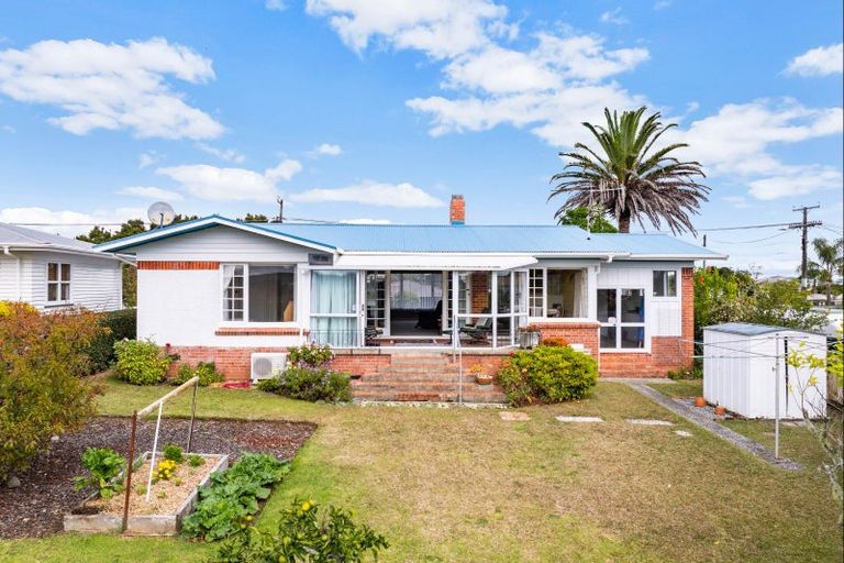 Photo of property in 8 George Point Road, Onerahi, Whangarei, 0110
