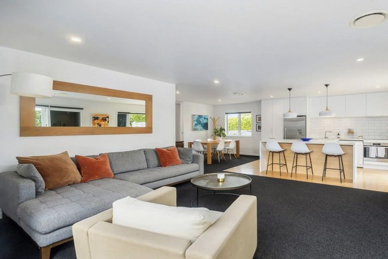 Photo of property in 28 Alfred Street, Northcote Point, Auckland, 0627