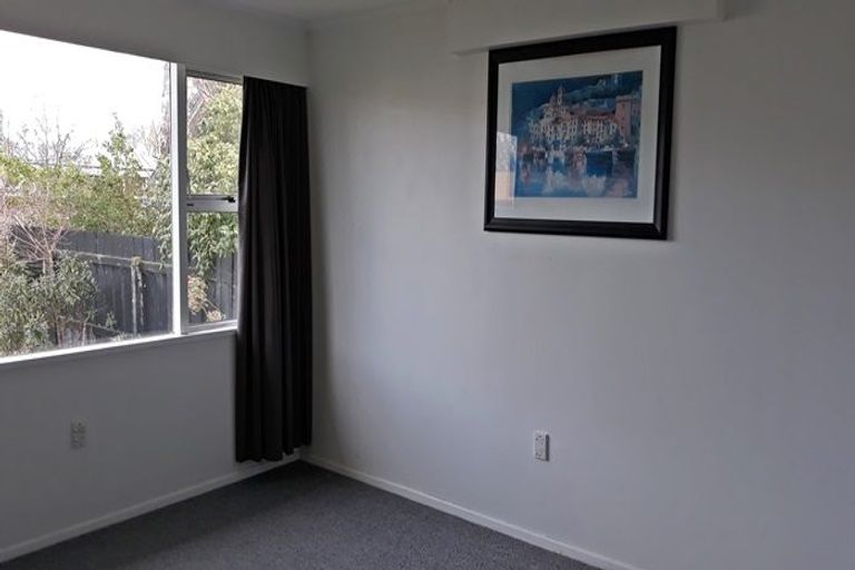 Photo of property in 4 Acacia Street, Kelvin Grove, Palmerston North, 4414