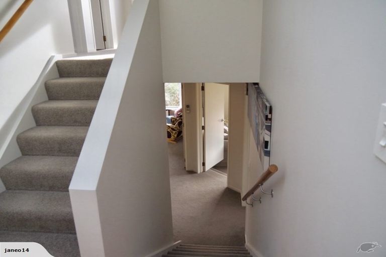 Photo of property in 8 Rhodesvale Terrace, Cashmere, Christchurch, 8022