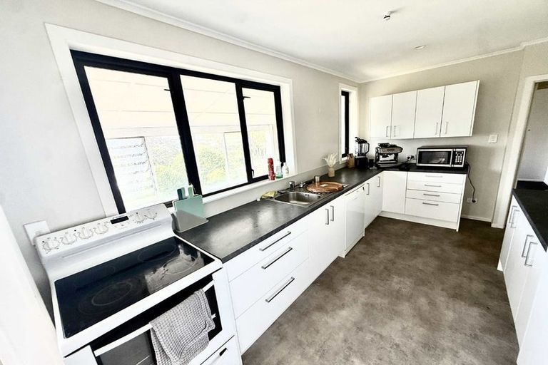 Photo of property in 2 Currey Crescent, Milford, Auckland, 0620