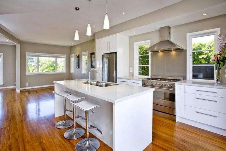 Photo of property in 60 Eversleigh Road, Belmont, Auckland, 0622