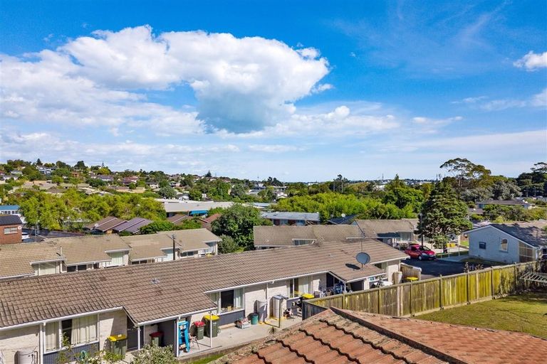 Photo of property in 12 Cockayne Crescent, Sunnynook, Auckland, 0620