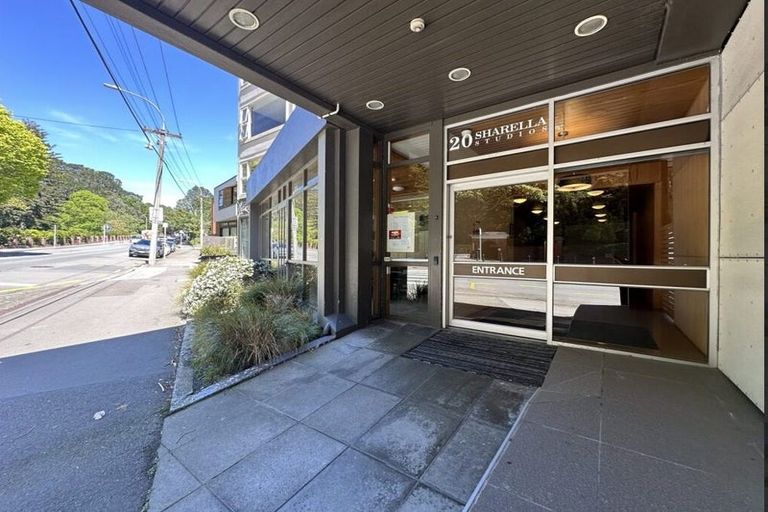 Photo of property in Sharella Living, 20 Glenmore Street, Thorndon, Wellington, 6011