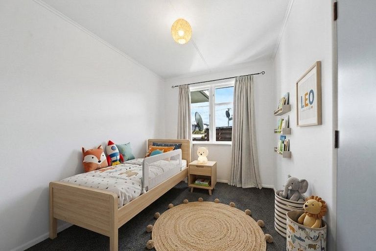 Photo of property in 10 Fergusson Street, Solway, Masterton, 5810