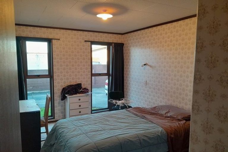 Photo of property in 2 Coronet Place, Awapuni, Palmerston North, 4412