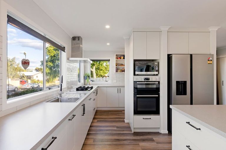 Photo of property in 17 Taksan Place, Pukete, Hamilton, 3200