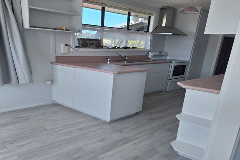 Photo of property in 12 Clifton Drive, Waitara, 4320