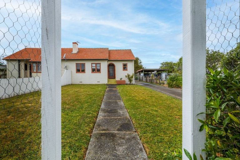 Photo of property in 21 Robert Street, Marton, 4710