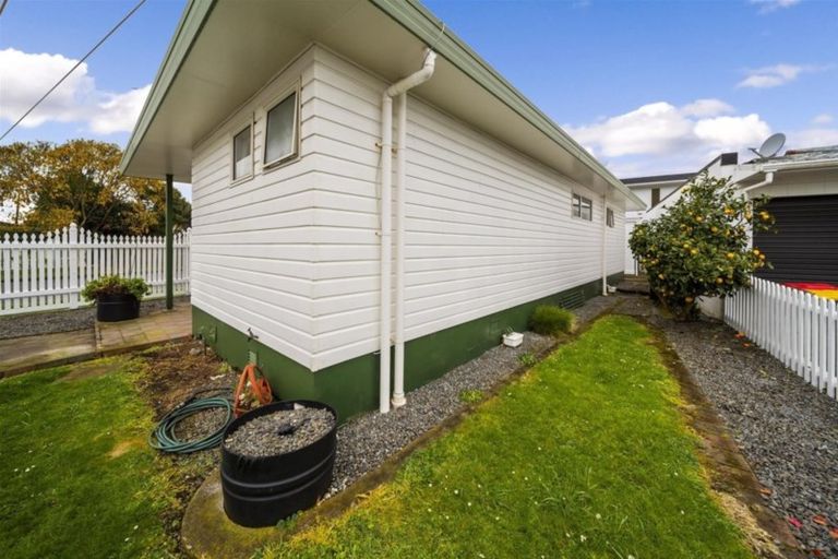 Photo of property in 57 Murray Avenue, Hawera, 4610