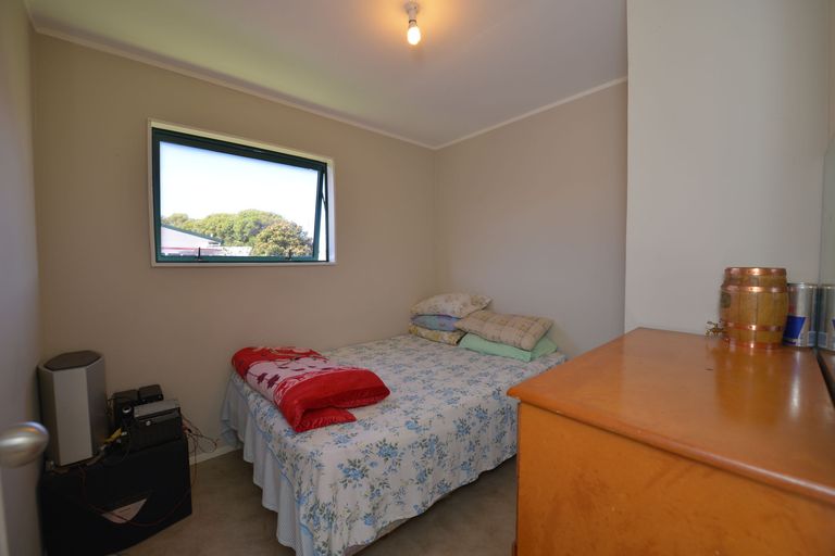 Photo of property in 2/83 Templeton Place, Clendon Park, Auckland, 2103