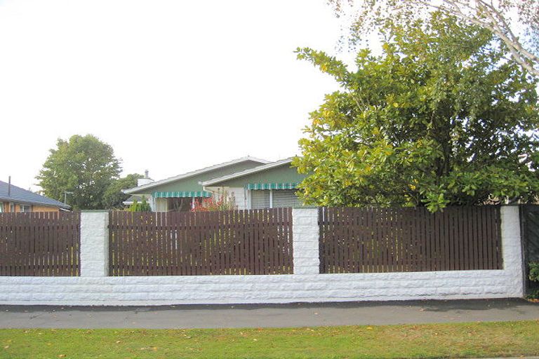 Photo of property in 8 Camelot Street, Ilam, Christchurch, 8041
