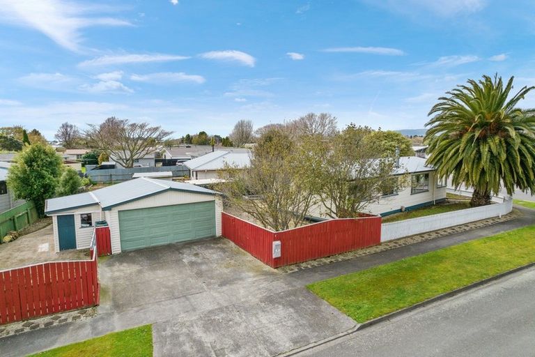 Photo of property in 2 Newton Place, Westbrook, Palmerston North, 4412