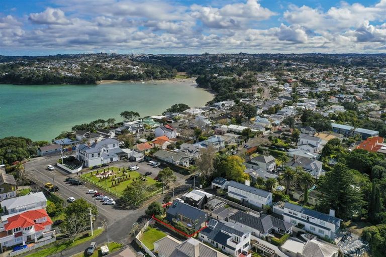 Photo of property in 2/43 Princes Street, Northcote Point, Auckland, 0627