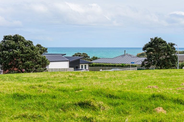 Photo of property in 38 Sunset Drive, Baylys Beach, 0377
