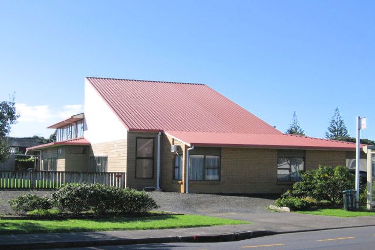 Photo of property in 1/169 Centreway Road, Orewa, 0931