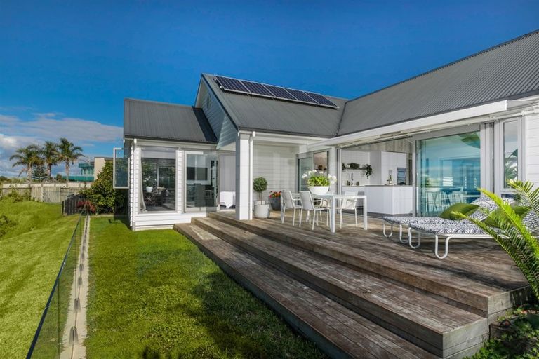 Photo of property in 63 Tiri Road, Manly, Whangaparaoa, 0930