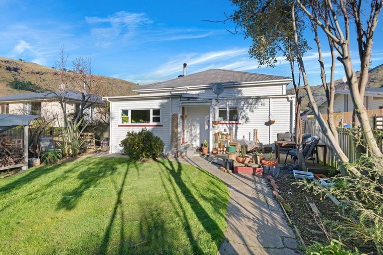 Photo of property in 1/22 Martindales Road, Heathcote Valley, Christchurch, 8022
