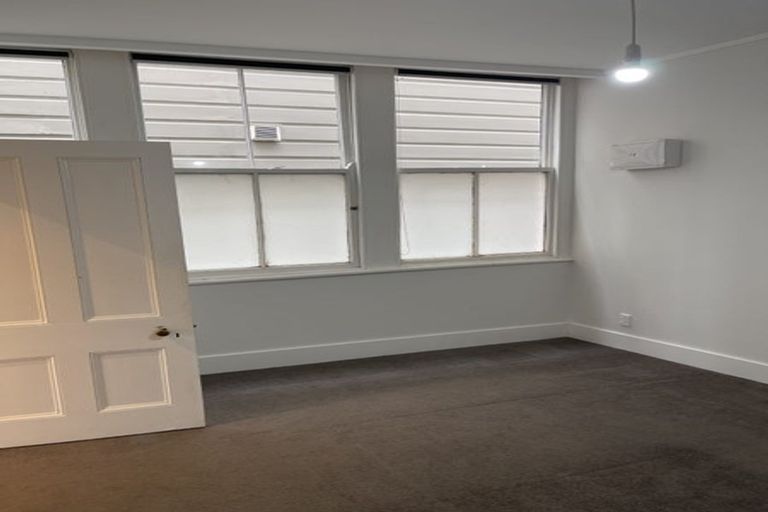 Photo of property in 29 Queen Street, Mount Victoria, Wellington, 6011