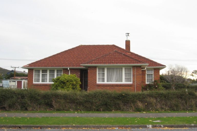 Photo of property in 2 Chapman Crescent, Naenae, Lower Hutt, 5011