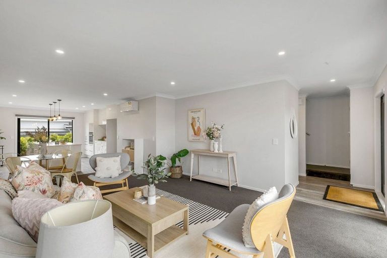 Photo of property in 17 Karearea Avenue, Kenepuru, Porirua, 5022
