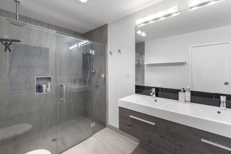 Photo of property in 76 Puhirake Crescent, Pyes Pa, Tauranga, 3112