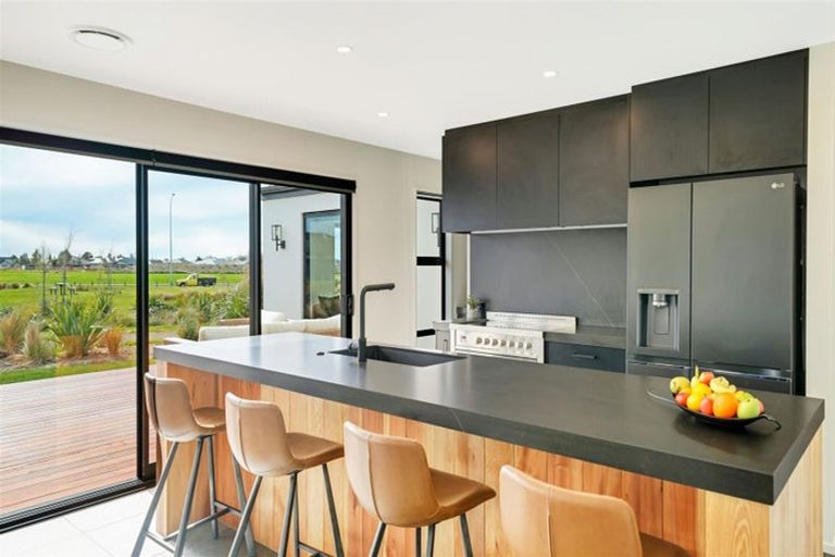 Photo of property in 17 Angus Place, Rangiora, 7400