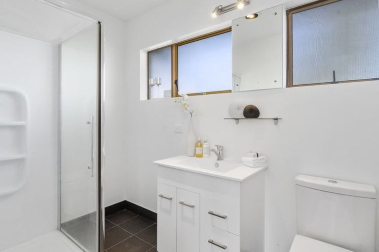 Photo of property in 1/36 Moore Street, Hillcrest, Auckland, 0627