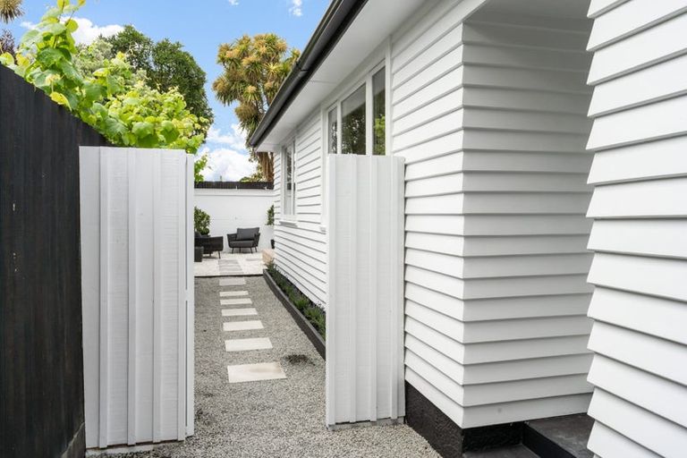Photo of property in 18 Dover Street, St Albans, Christchurch, 8014