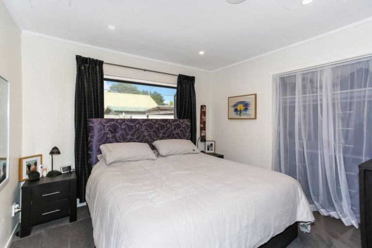 Photo of property in 2/30 Waiari Road, Conifer Grove, Takanini, 2112