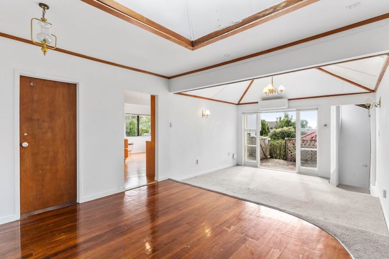 Photo of property in 2/11 Korotaha Terrace, Rothesay Bay, Auckland, 0630