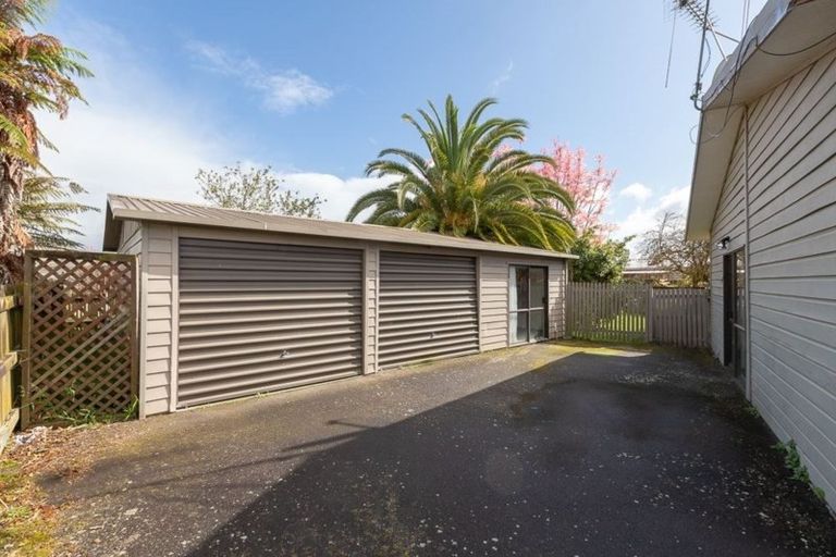 Photo of property in 42 Garland Drive, St Andrews, Hamilton, 3200
