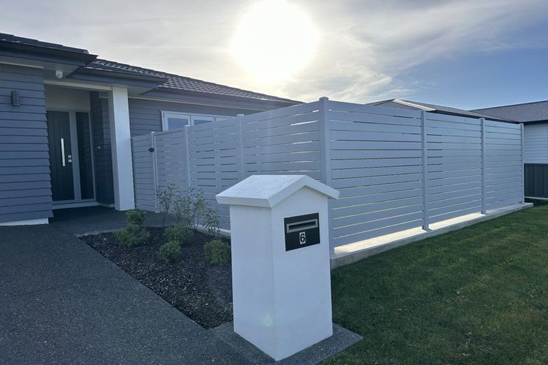 Photo of property in 6 Cassin Place, Taradale, Napier, 4112