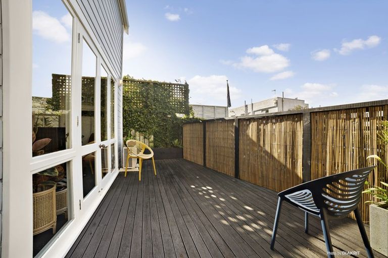 Photo of property in 18b Saint Mary Street, Thorndon, Wellington, 6011