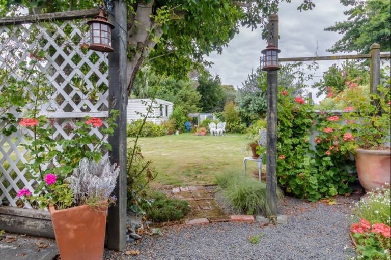 Photo of property in 21 Lipscombe Crescent, Havelock North, 4130