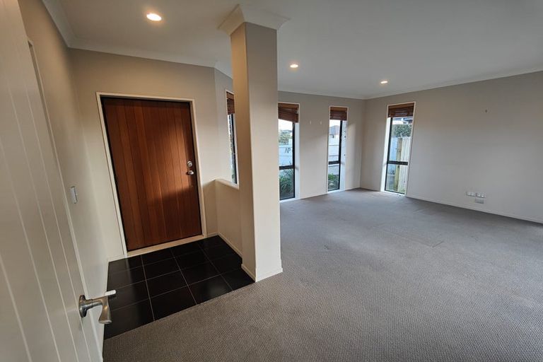 Photo of property in 44 Wiltshire Drive, Huntington, Hamilton, 3210