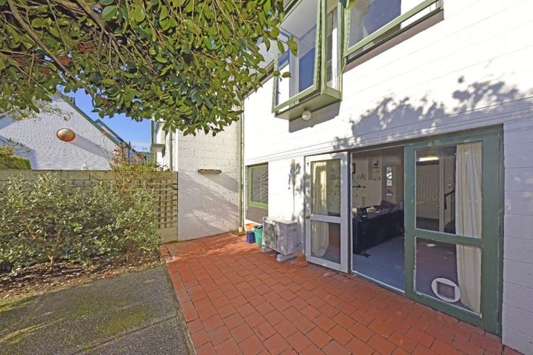 Photo of property in 9/24 Shrewsbury Street, Merivale, Christchurch, 8014