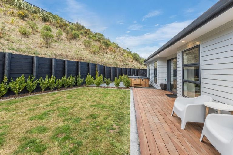 Photo of property in 20 Queen Charlotte Drive, Aotea, Porirua, 5024