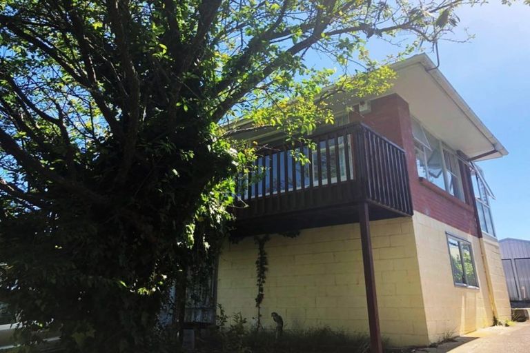 Photo of property in 11 James Evans Drive, Northcote, Auckland, 0627