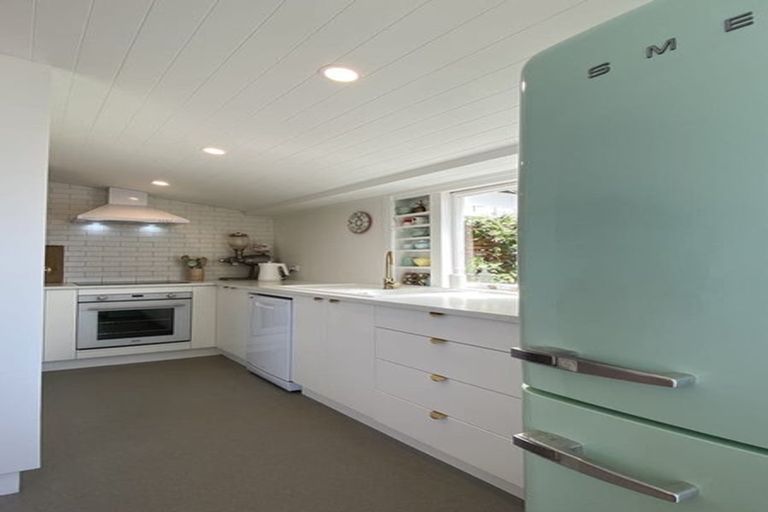 Photo of property in 54 Belt Road, New Plymouth, 4310