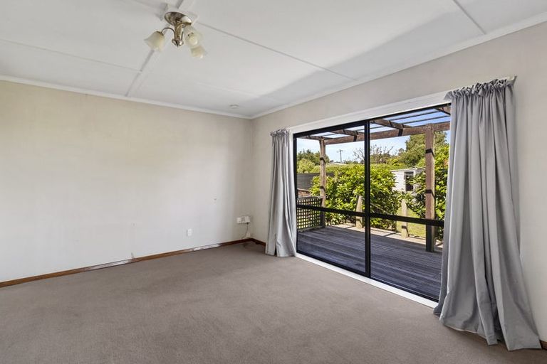 Photo of property in 24 Bouverie Street, Waimataitai, Timaru, 7910