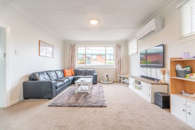 Photo of property in 37 Avenue Road, West End, Timaru, 7910