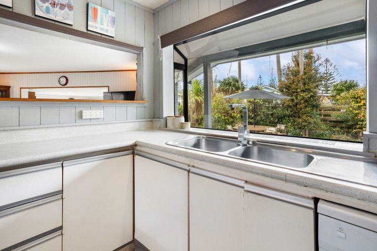 Photo of property in 8 Parkland Place, Whitianga, 3510