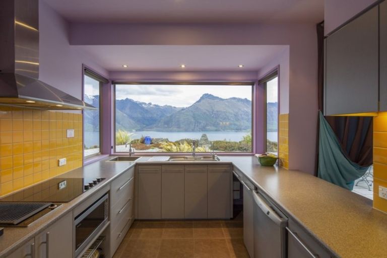 Photo of property in 6 Bracken Street, Arrowtown, 9302