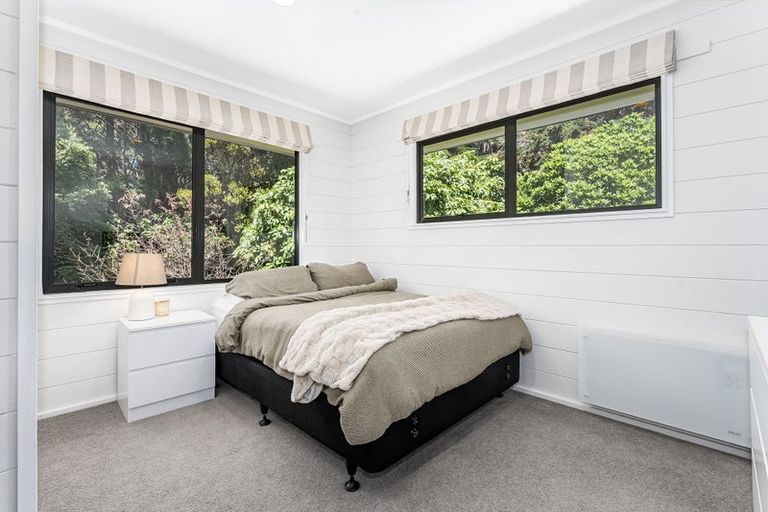 Photo of property in 4 Joseph Banks Drive, Whitby, Porirua, 5024