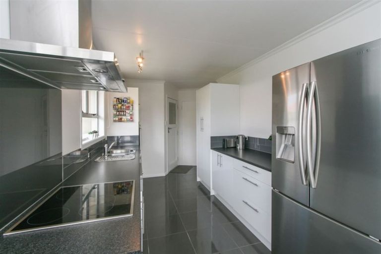 Photo of property in 3 Karaka Street, Inglewood, 4330