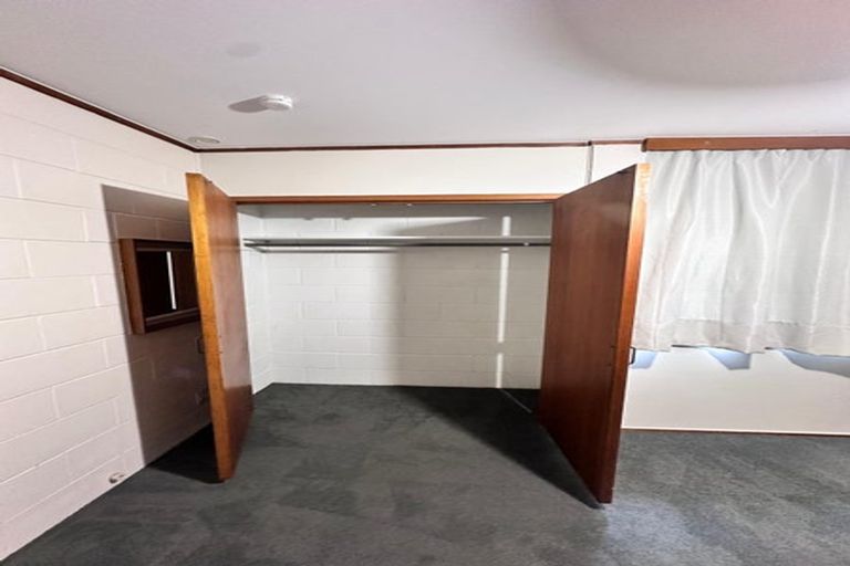 Photo of property in 17 Rosecamp Road, Beach Haven, Auckland, 0626