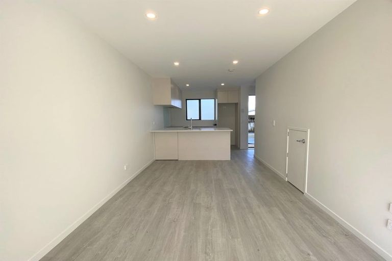 Photo of property in 2/23 View Road, Papakura, 2110